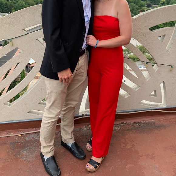 Red women’s jumpsuit. Size XS - Picture 2 of 4